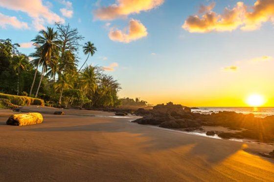 Atardecer en Playa Tamarindo, Guanacaste, Costa Rica