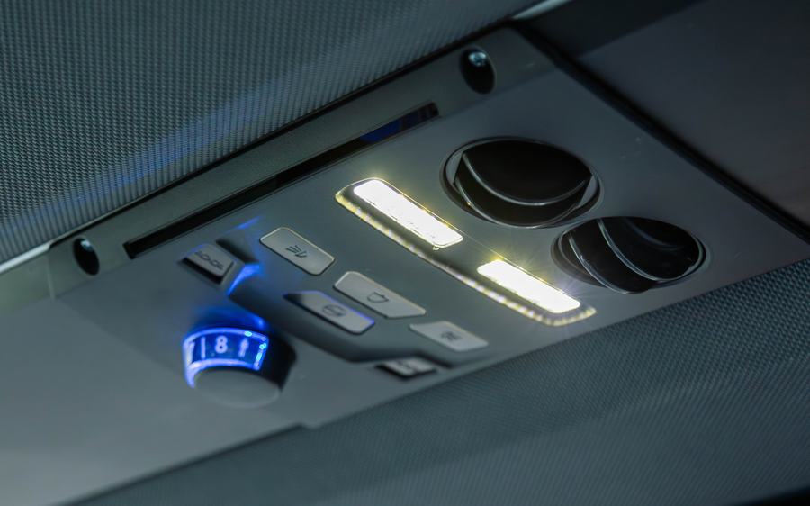 Luces y aire individual del bus