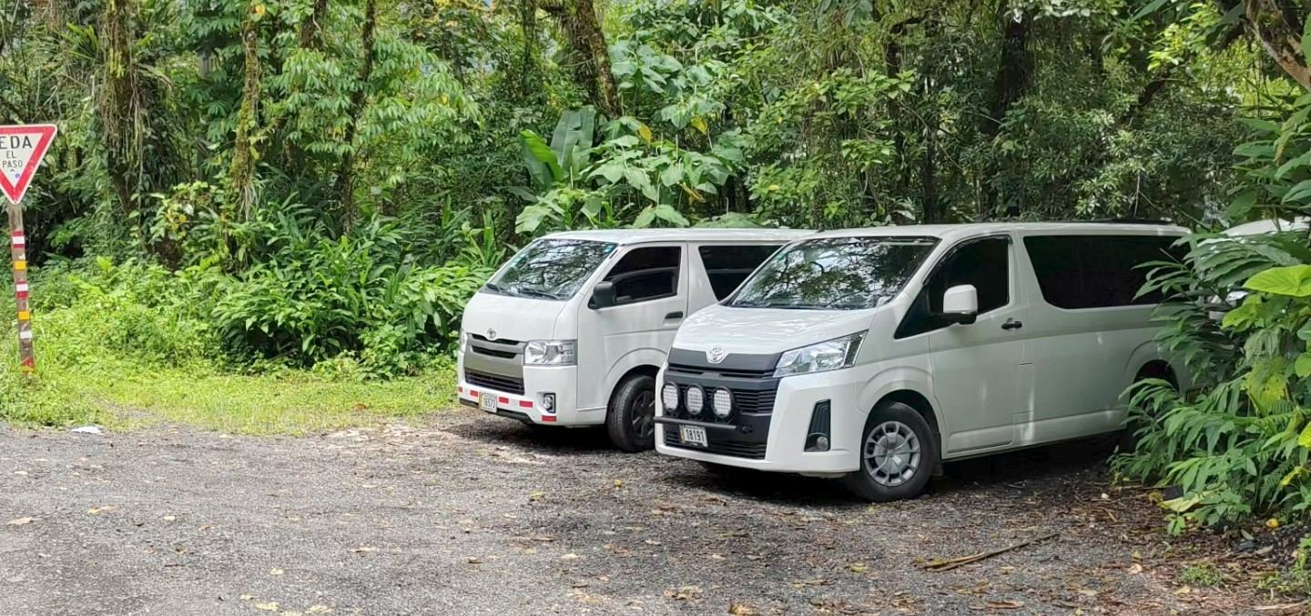 Flotilla de microbuses Viaje Seguro LJS